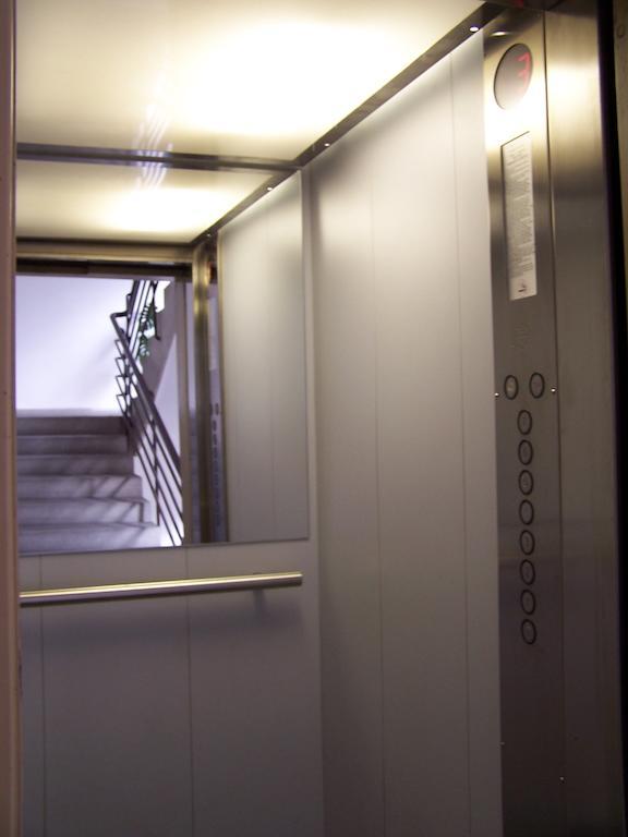 Apartment Sinko - Free Garage Parking, Central, 2 Bedrooms 4 Single Beds, Flexi Check-Out Budapest Luaran gambar